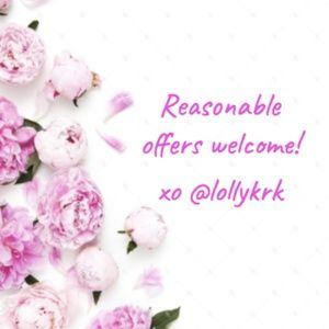 Reasonable offers welcome! 💐